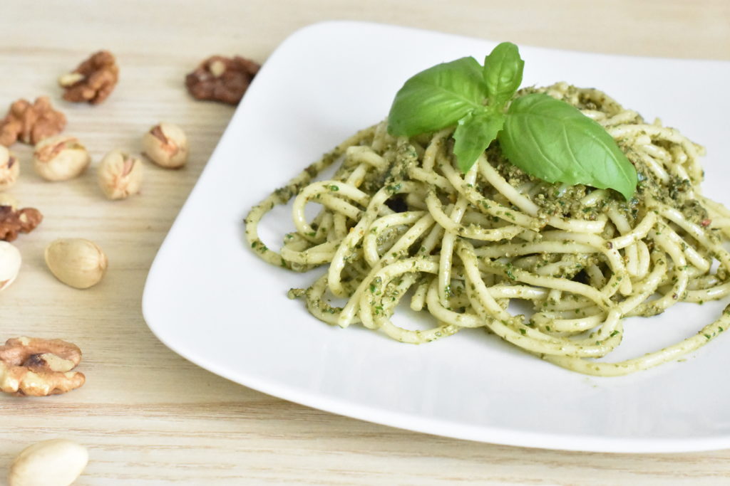 Pesto z bazylii Raczkujac.pl Blog parentingowy z przepisami dla dzieci